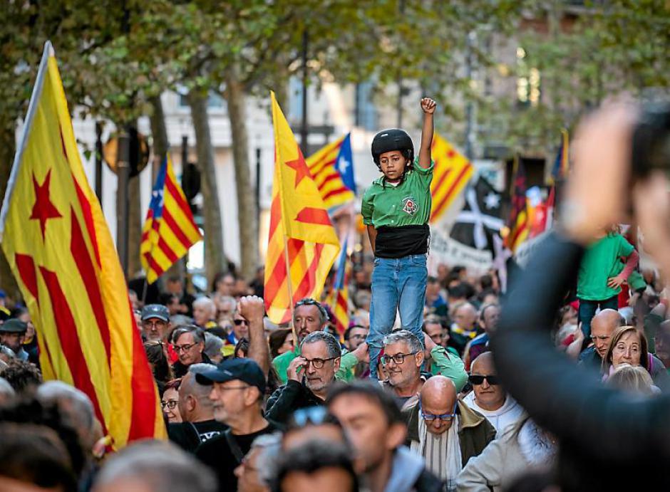 1.000 manifestants pour la culture catalane. « Une langue, c’est une manière de voir le monde » (L’Indep)